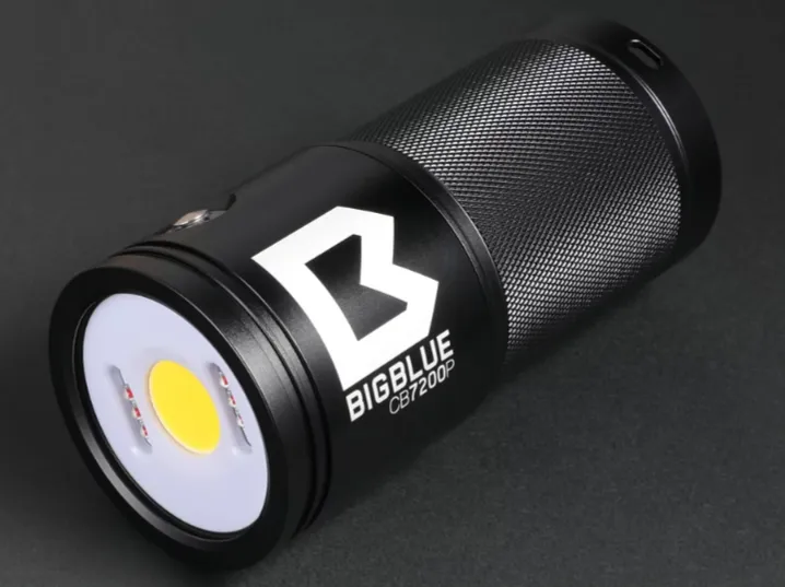 Bigblue CB7200P Video Light